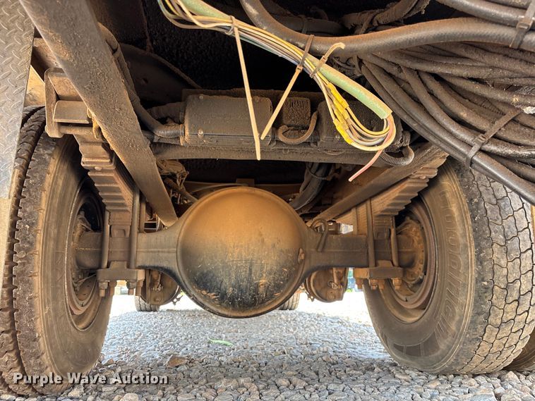 image for item DU6334 2013 International 4400 digger derrick truck