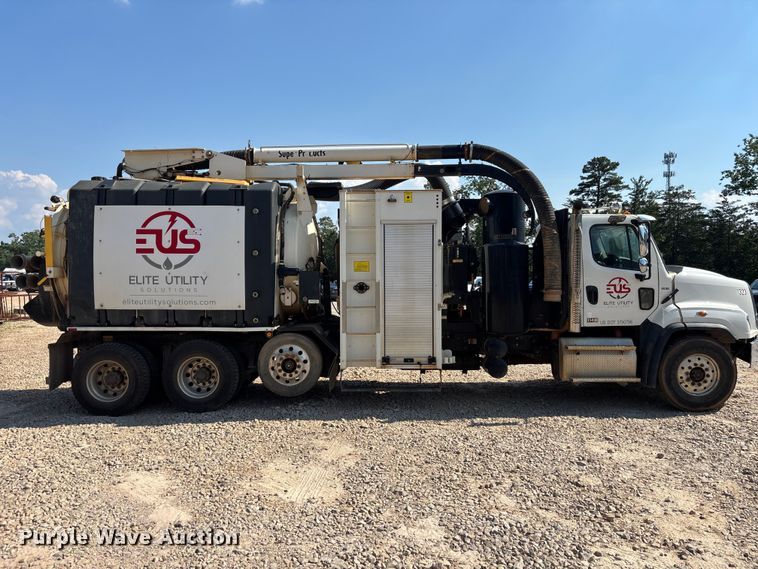 image for item DU6336 2022 Freightliner 114SD hydrovac truck