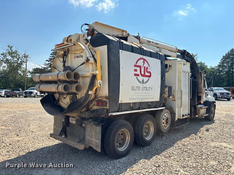 image for item DU6336 2022 Freightliner 114SD hydrovac truck