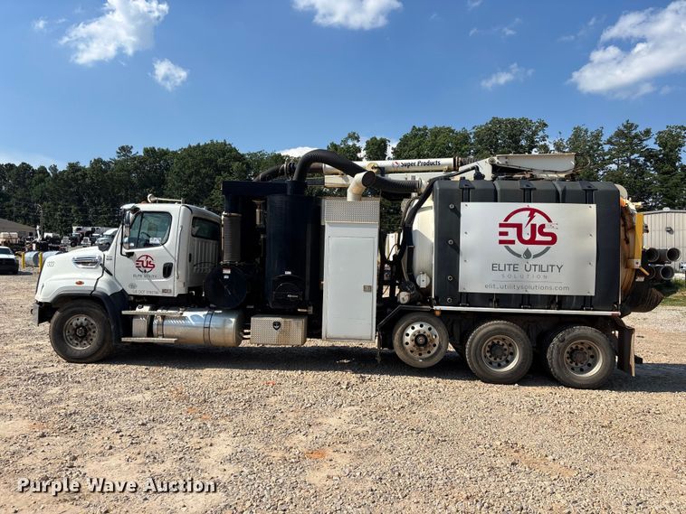 image for item DU6336 2022 Freightliner 114SD hydrovac truck
