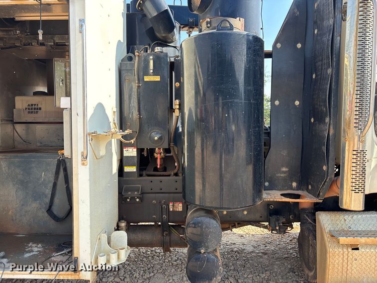 image for item DU6336 2022 Freightliner 114SD hydrovac truck