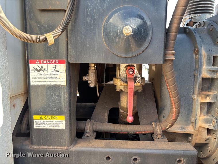 image for item DU6336 2022 Freightliner 114SD hydrovac truck