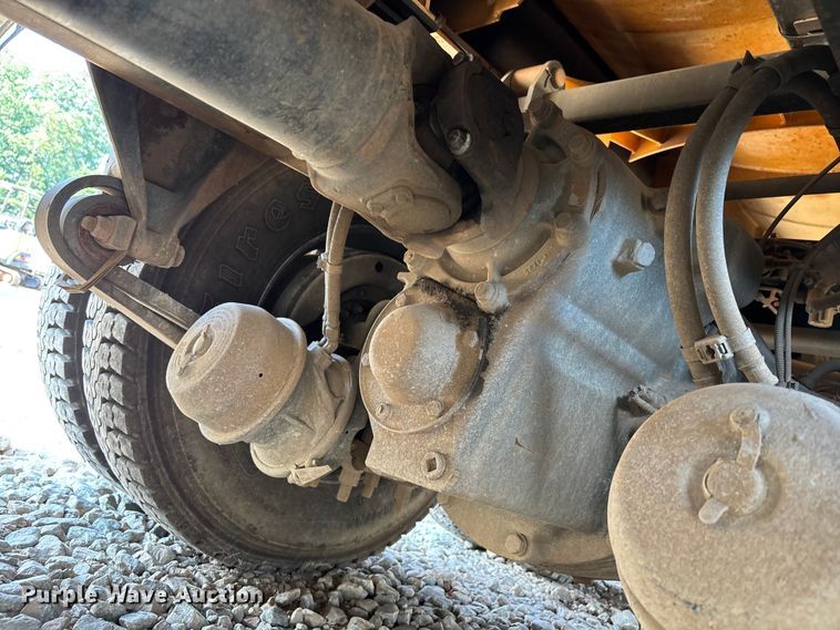 image for item DU6336 2022 Freightliner 114SD hydrovac truck