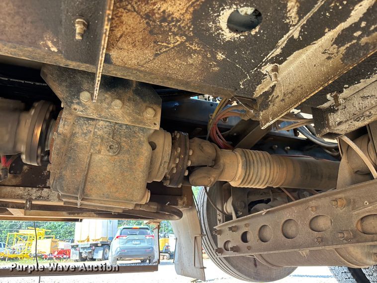image for item DU6336 2022 Freightliner 114SD hydrovac truck