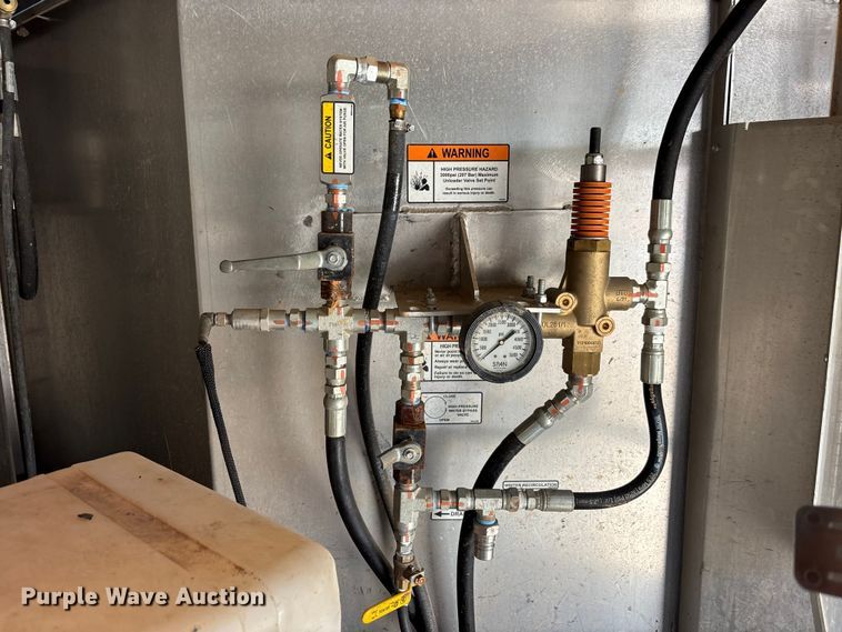 image for item DU6336 2022 Freightliner 114SD hydrovac truck