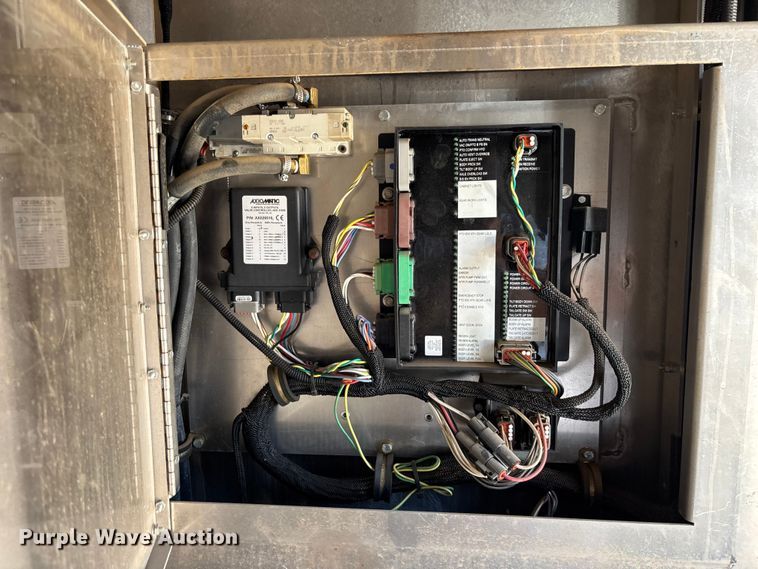image for item DU6336 2022 Freightliner 114SD hydrovac truck