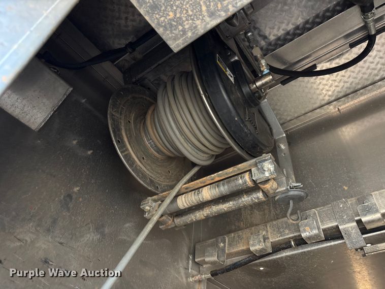 image for item DU6336 2022 Freightliner 114SD hydrovac truck