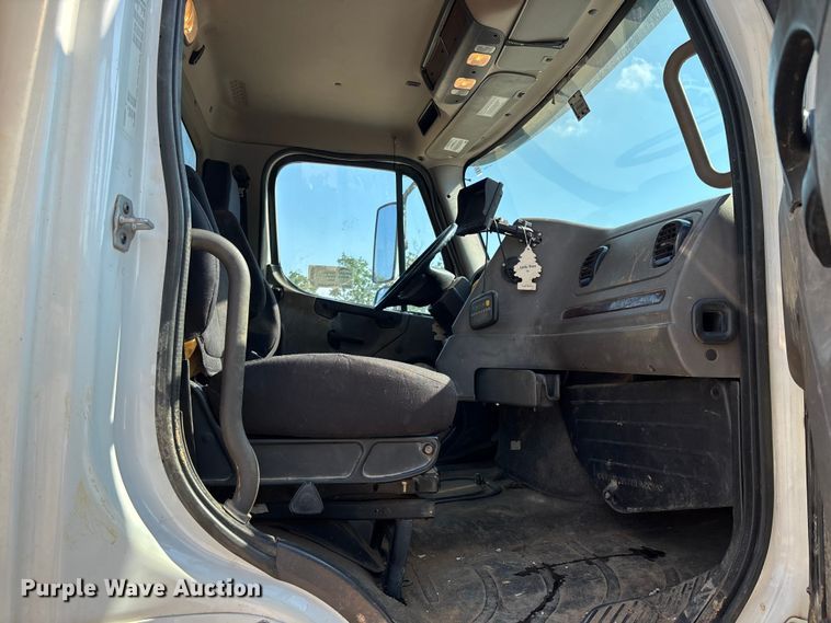 image for item DU6336 2022 Freightliner 114SD hydrovac truck