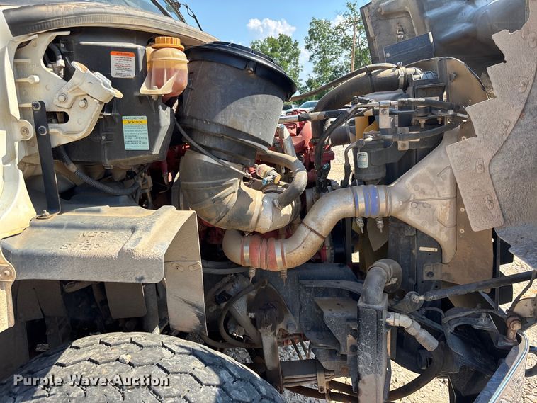 image for item DU6336 2022 Freightliner 114SD hydrovac truck