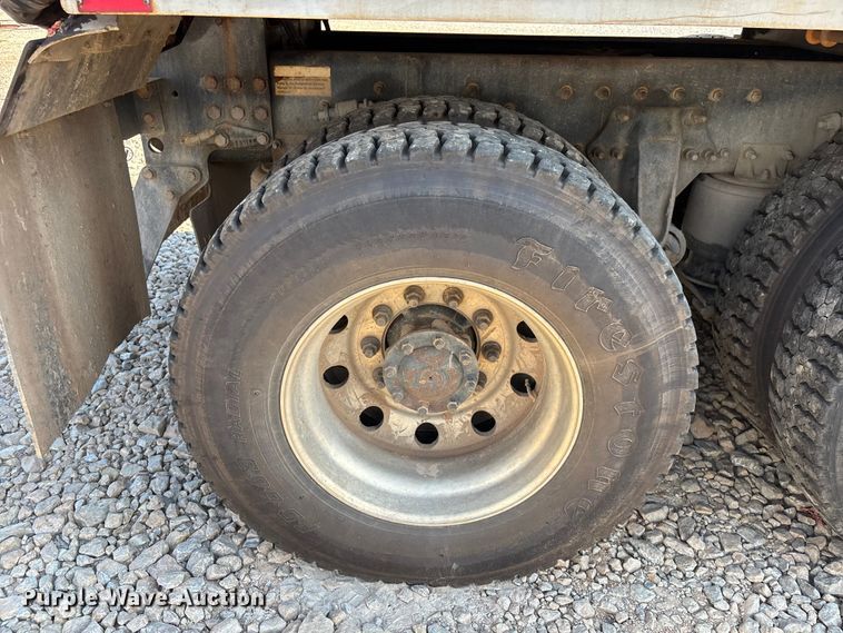 image for item DU6336 2022 Freightliner 114SD hydrovac truck