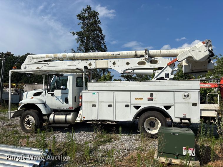 image for item DU6341 2013 International 7400 bucket truck