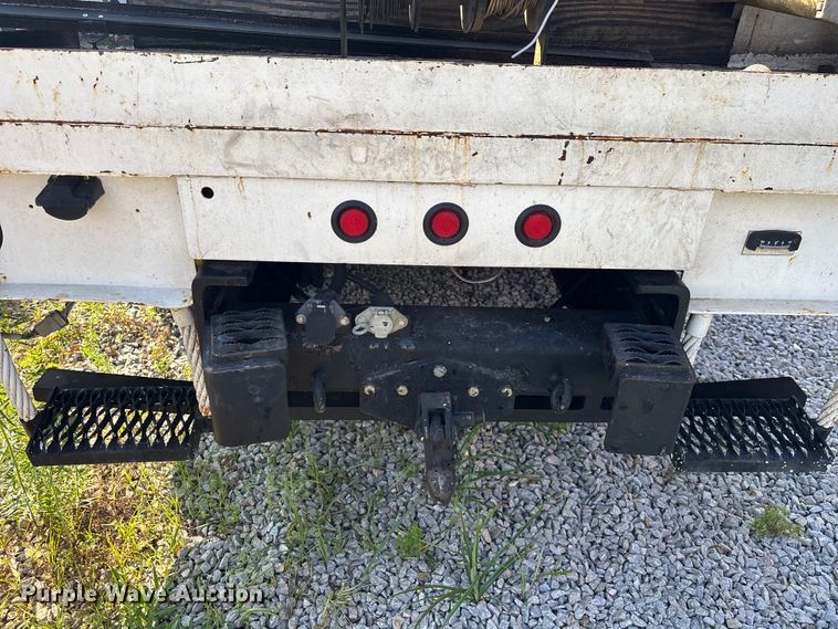 image for item DU6341 2013 International 7400 bucket truck