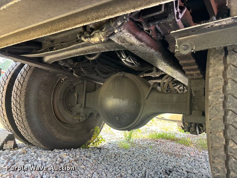 image for item DU6341 2013 International 7400 bucket truck