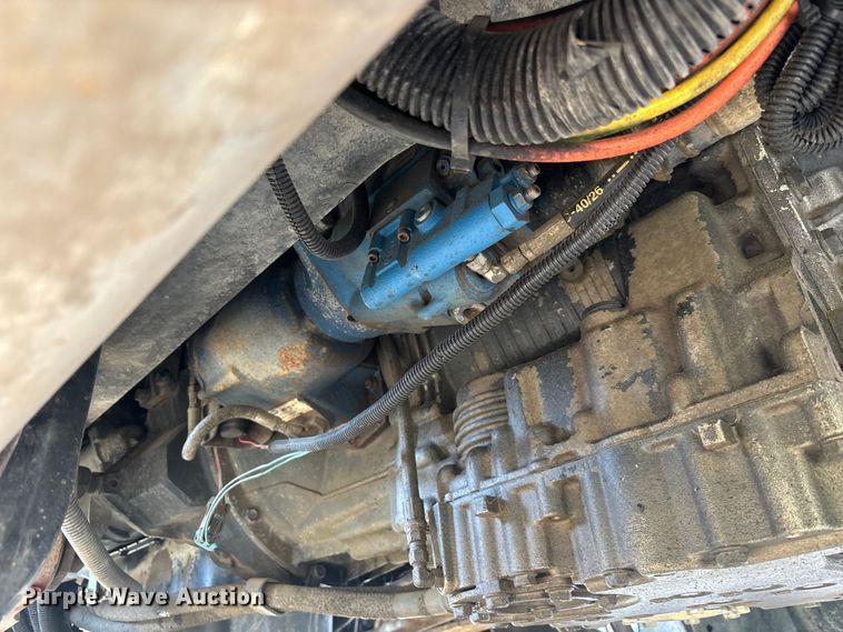 image for item DU6341 2013 International 7400 bucket truck