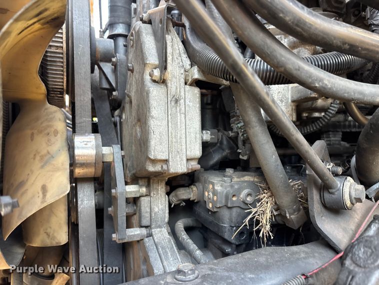 image for item DU6341 2013 International 7400 bucket truck