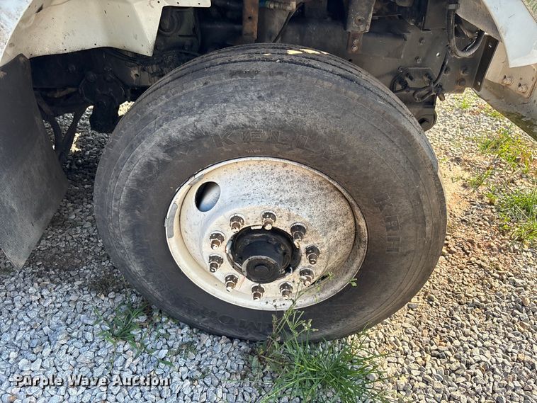 image for item DU6341 2013 International 7400 bucket truck