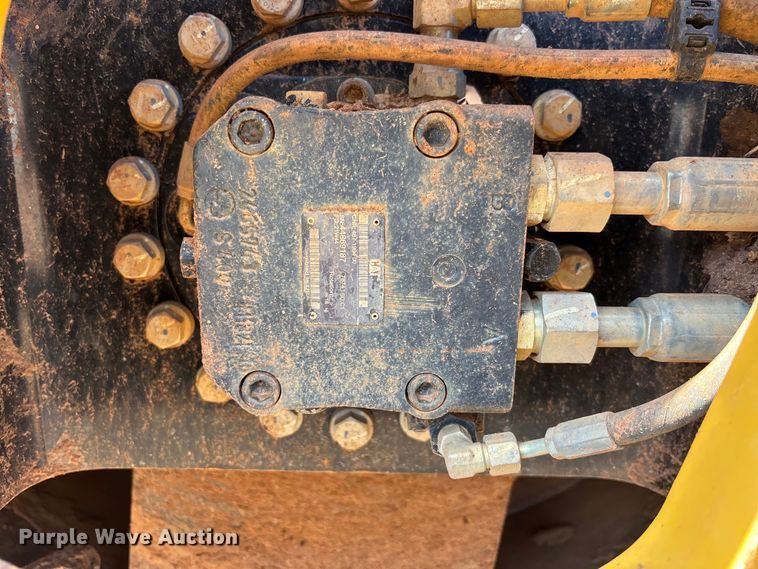 image for item DU6362 2022 Caterpillar CP11 GC single drum vibratory roller