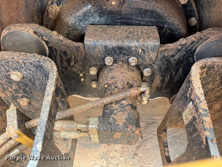 image for item DU6362 2022 Caterpillar CP11 GC single drum vibratory roller