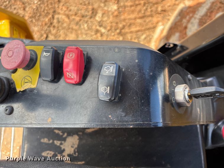 image for item DU6362 2022 Caterpillar CP11 GC single drum vibratory roller