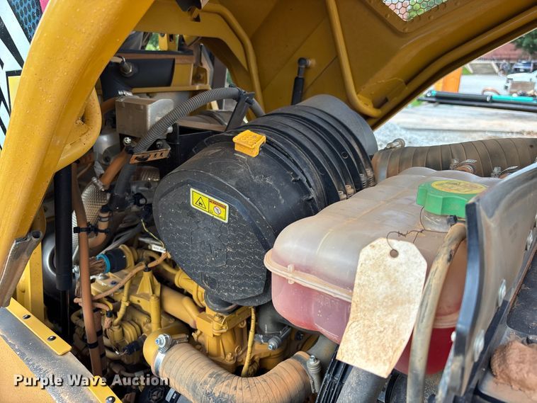 image for item DU6362 2022 Caterpillar CP11 GC single drum vibratory roller