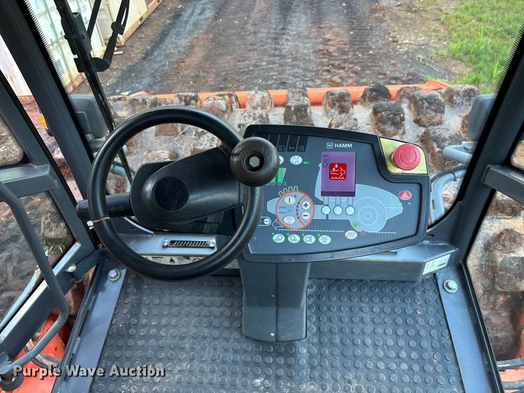 image for item DU6363 2017 HAMM H 10i P single drum vibratory roller
