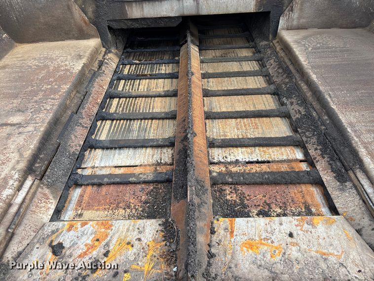 image for item DU6364 2005 Roadtec RP-190E paver