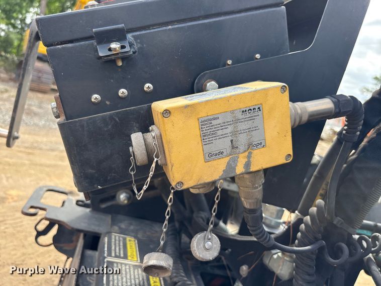 image for item DU6364 2005 Roadtec RP-190E paver