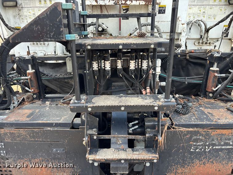 image for item DU6364 2005 Roadtec RP-190E paver