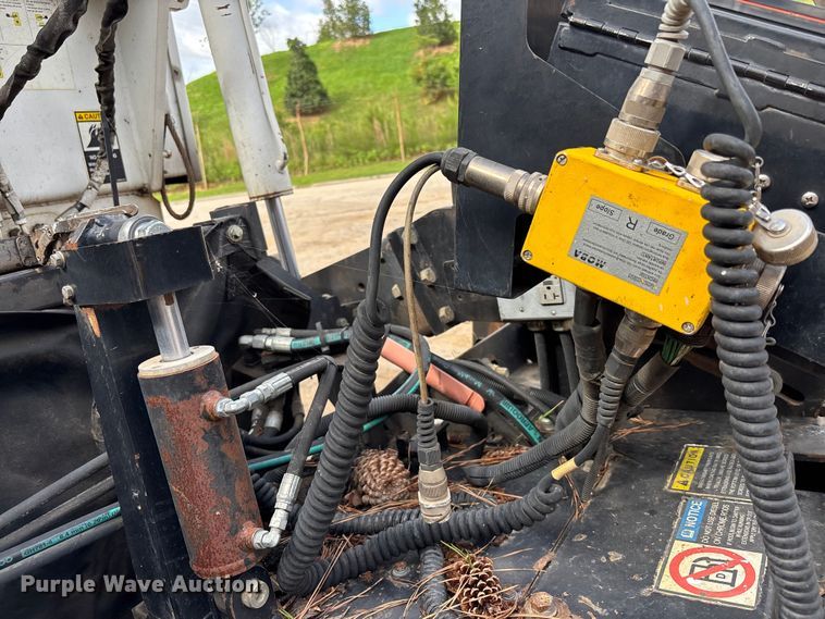image for item DU6364 2005 Roadtec RP-190E paver