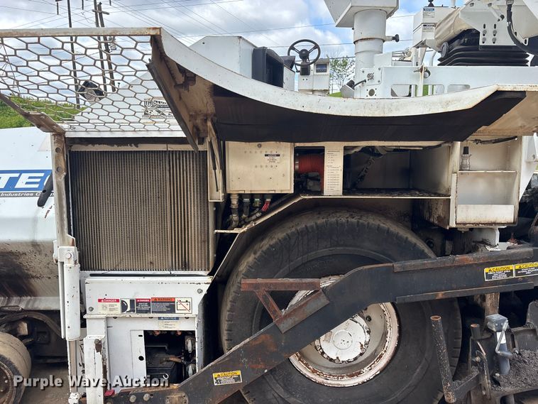 image for item DU6364 2005 Roadtec RP-190E paver