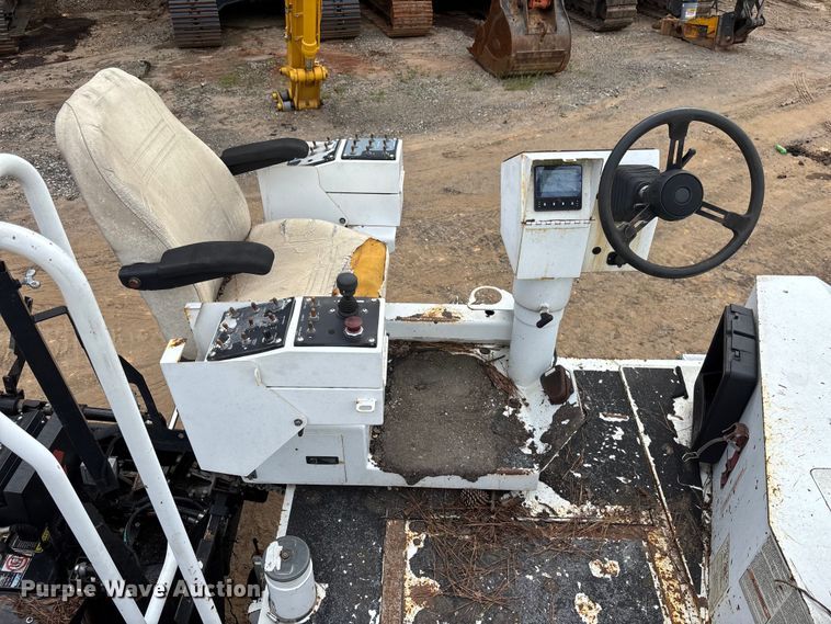 image for item DU6364 2005 Roadtec RP-190E paver