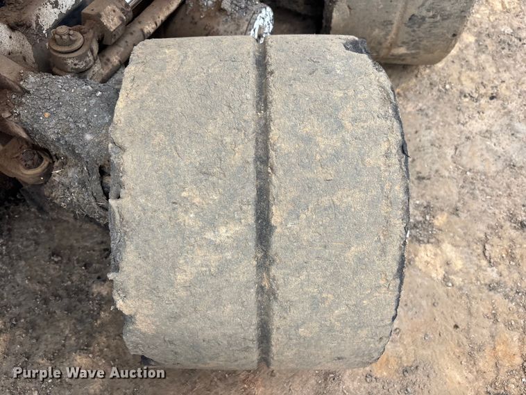 image for item DU6364 2005 Roadtec RP-190E paver