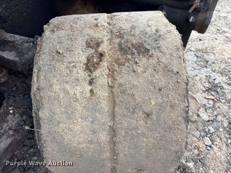 image for item DU6364 2005 Roadtec RP-190E paver