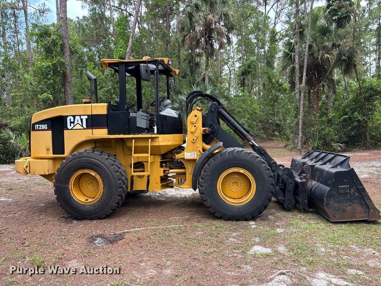 image for item DU6377 2004 Caterpillar IT28G wheel loader