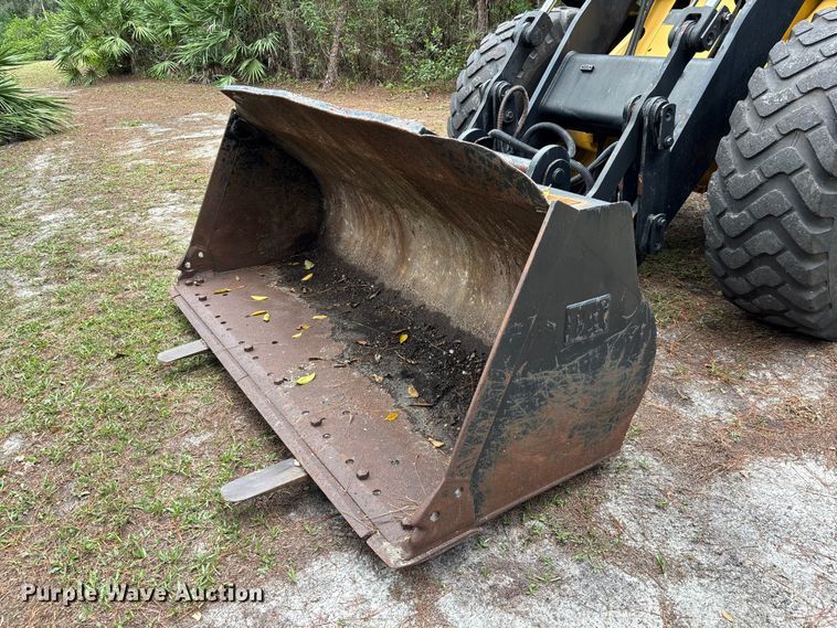 image for item DU6377 2004 Caterpillar IT28G wheel loader