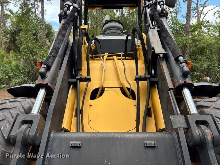 image for item DU6377 2004 Caterpillar IT28G wheel loader