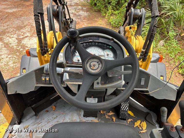 image for item DU6377 2004 Caterpillar IT28G wheel loader