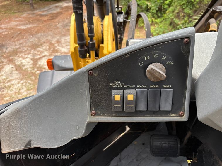 image for item DU6377 2004 Caterpillar IT28G wheel loader