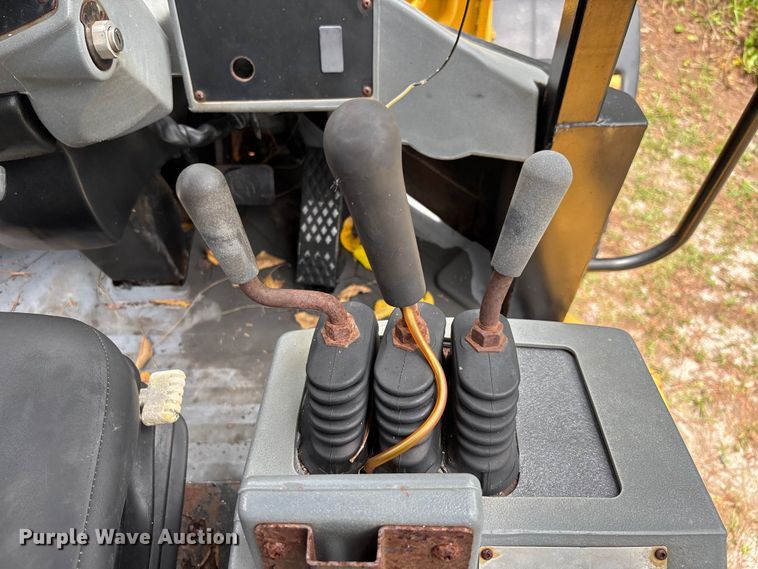 image for item DU6377 2004 Caterpillar IT28G wheel loader