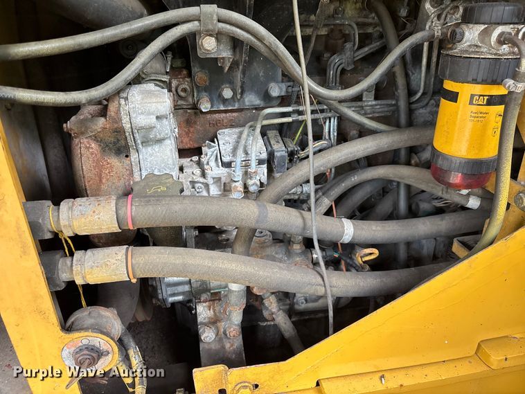 image for item DU6377 2004 Caterpillar IT28G wheel loader