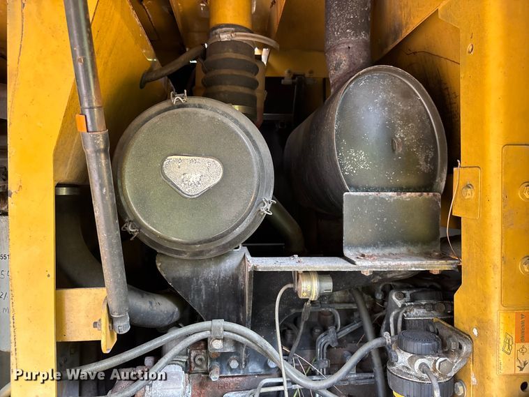 image for item DU6377 2004 Caterpillar IT28G wheel loader