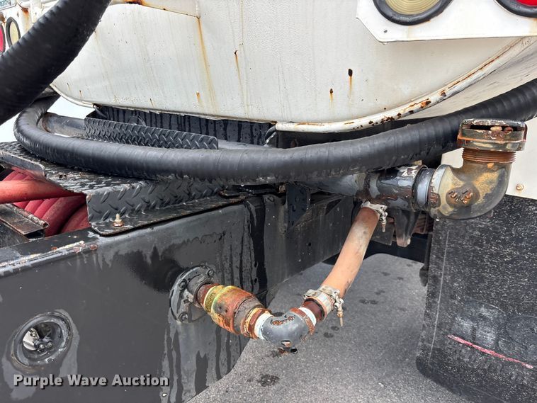 image for item DU6378 2006 Ford F750 Super Duty water truck