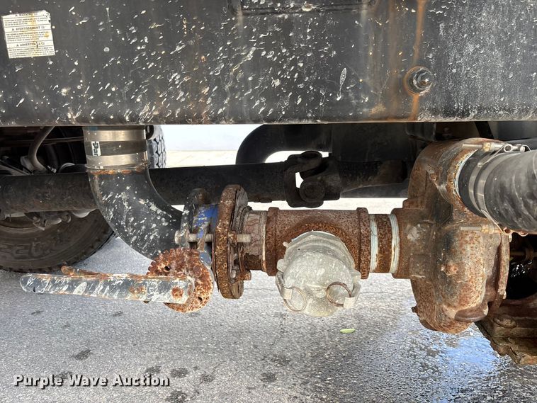 image for item DU6378 2006 Ford F750 Super Duty water truck