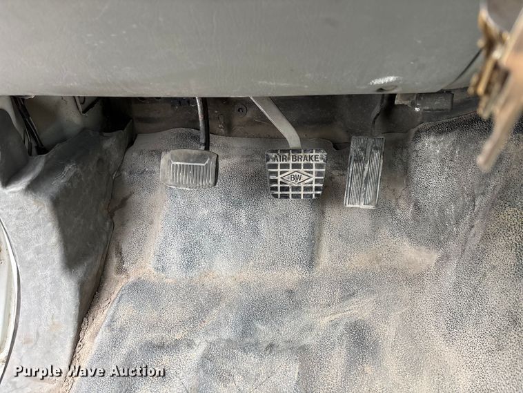image for item DU6378 2006 Ford F750 Super Duty water truck