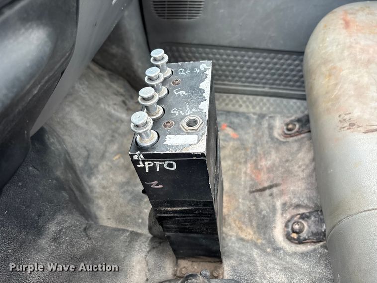 image for item DU6378 2006 Ford F750 Super Duty water truck