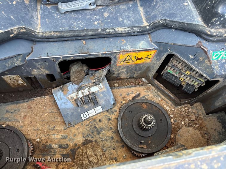 image for item DV4389 2020 Takeuchi TL12R2 tracked skid steer loader