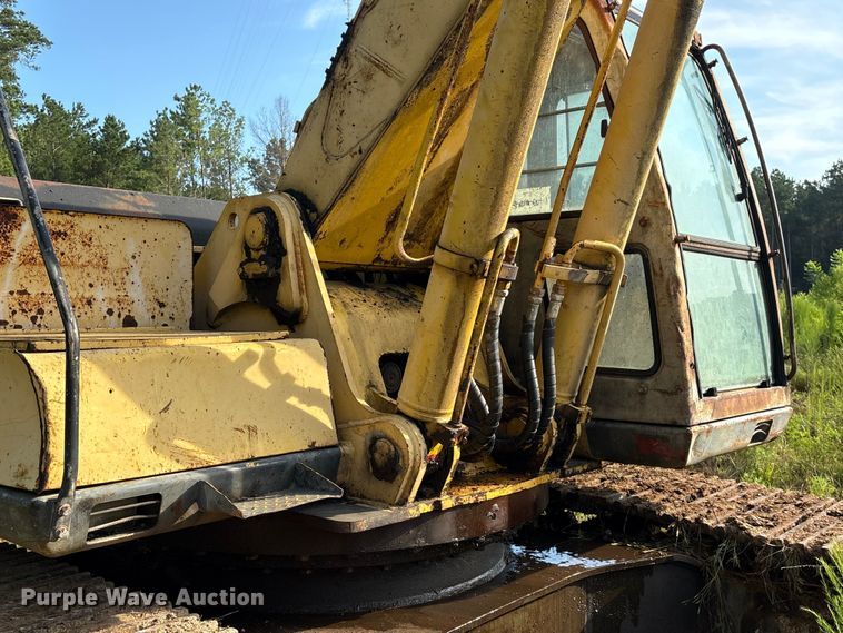 image for item EA7326 1996 Kobelco SK270LC Mark IV excavator