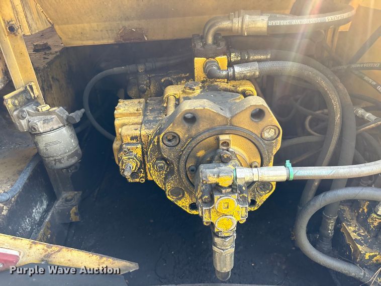 image for item EA7326 1996 Kobelco SK270LC Mark IV excavator
