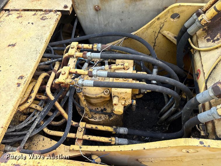 image for item EA7326 1996 Kobelco SK270LC Mark IV excavator
