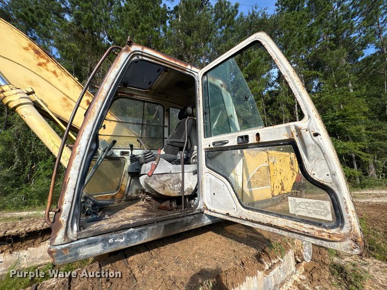 image for item EA7326 1996 Kobelco SK270LC Mark IV excavator